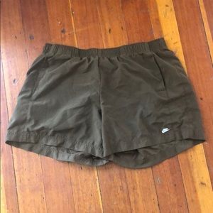 Woman’s Nike shorts size L